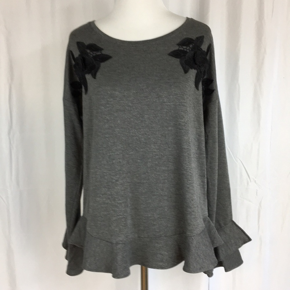 LC Lauren Conrad Gray top size M NWT